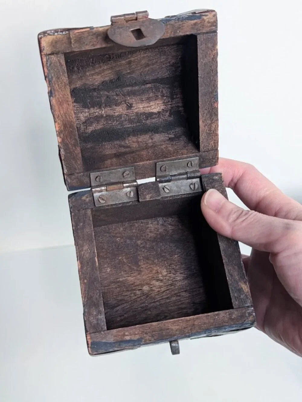Small Treasure Chest Old Hand Crafted Metal Fitted Storage Box Keepsake Box A